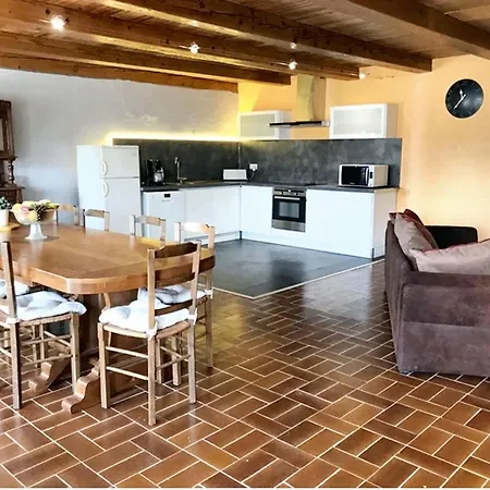 Hébergement de vacances Maison De 3 Avec Jardin Amenage Et Wifi A