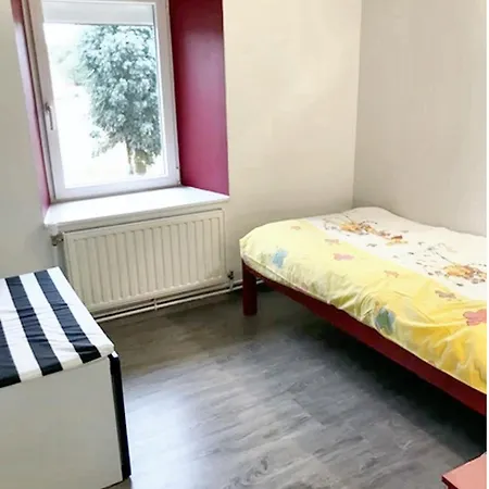 Holiday home Maison Conviviale A Avec Terrasse Et Jardin Bagnols (Puy-de-Dome)